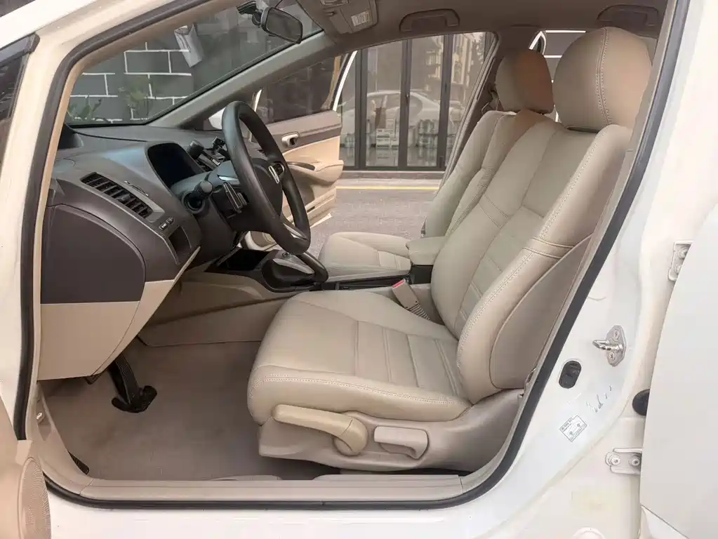 Honda Civic — миниатюра 9