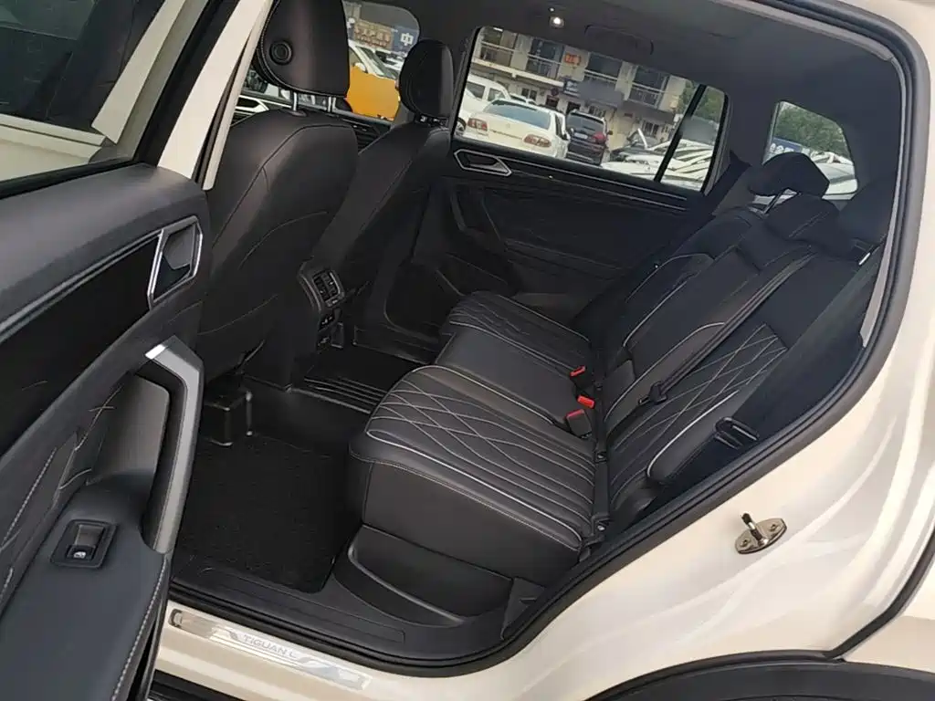 Volkswagen Tiguan L — миниатюра 17