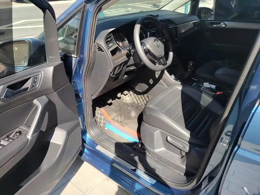 Volkswagen Touran — миниатюра 9