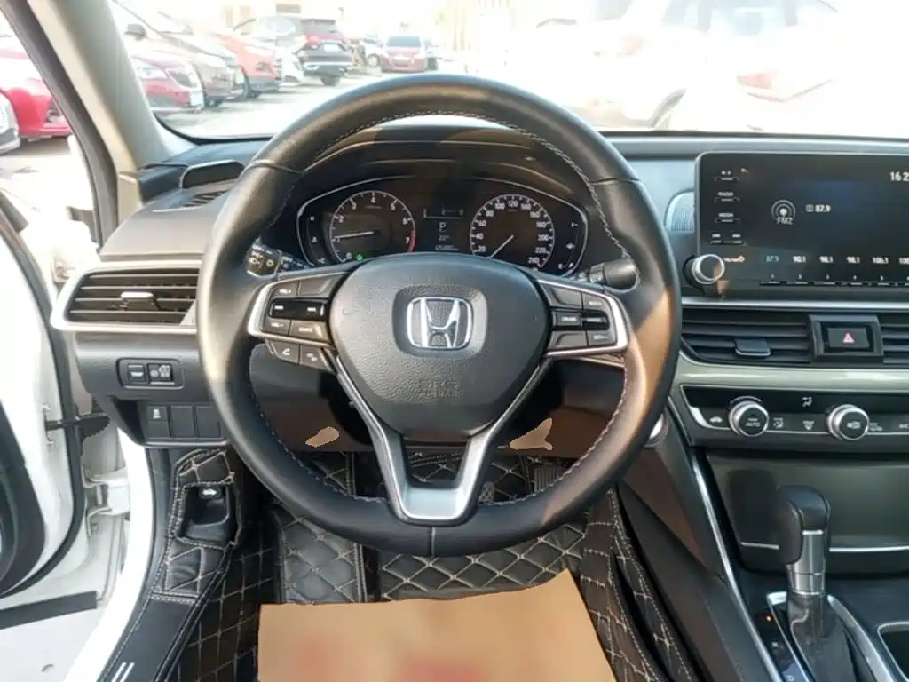Honda Accord — миниатюра 11