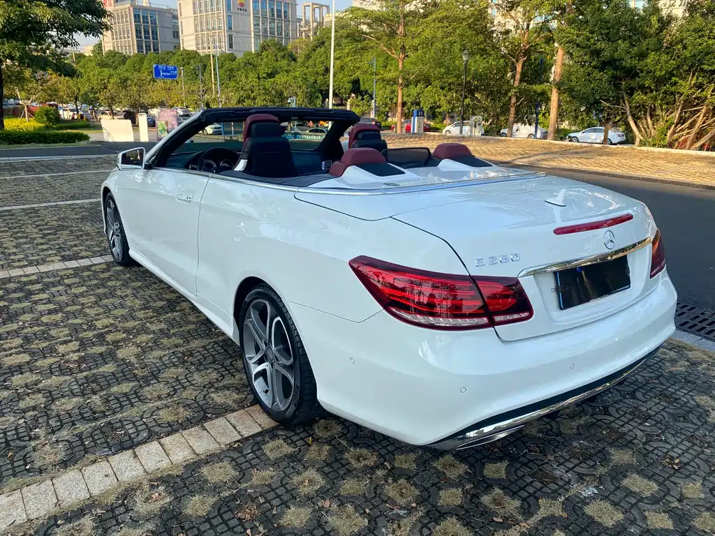 Mercedes-Benz E-Class (Import) — миниатюра 3