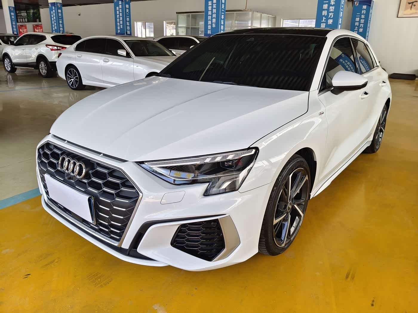 Audi A3 1.4 л 2023 г. Белый, пробег 22500 км