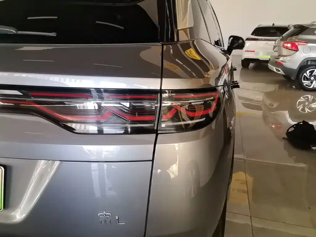 BYD L DM-i — миниатюра 8