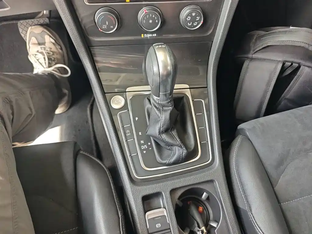 Volkswagen Golf — миниатюра 14