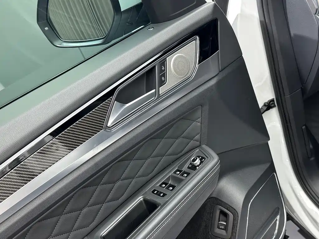 Volkswagen Teramont — миниатюра 7