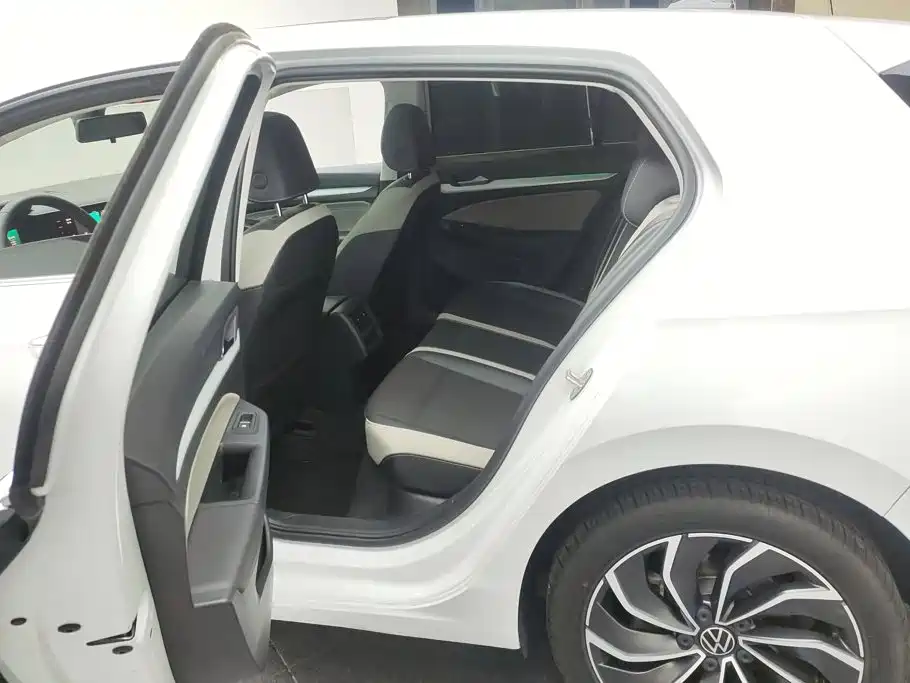 Volkswagen Golf — миниатюра 11