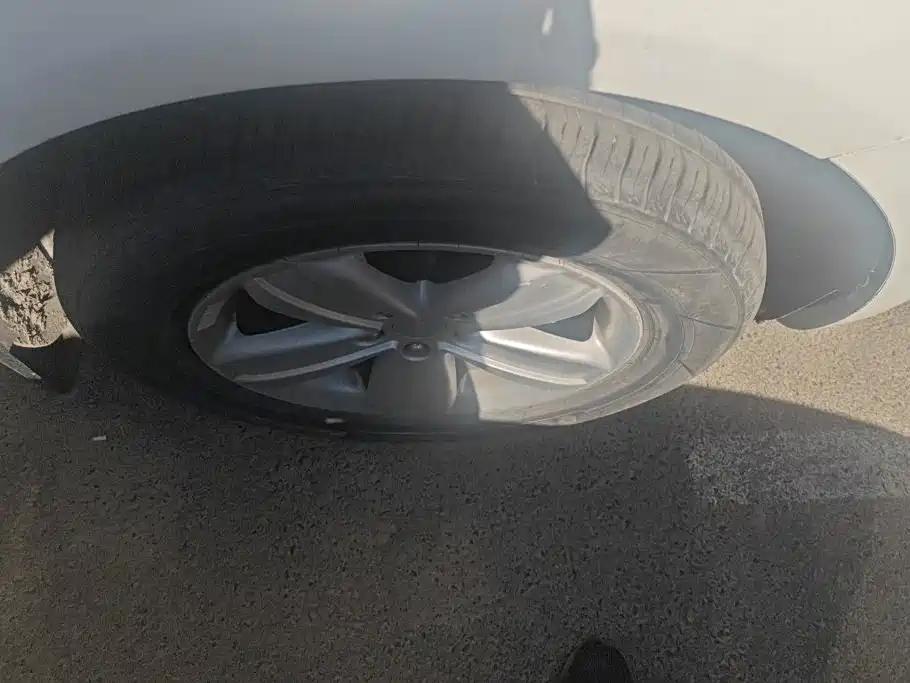 Geely GX7 — миниатюра 6