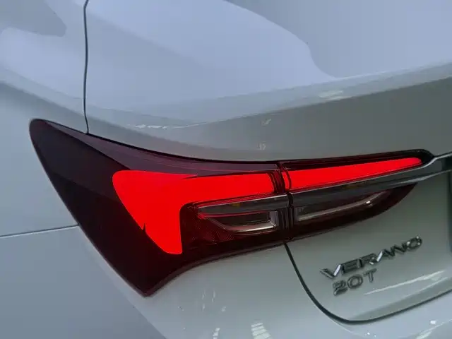Buick Verano — миниатюра 12