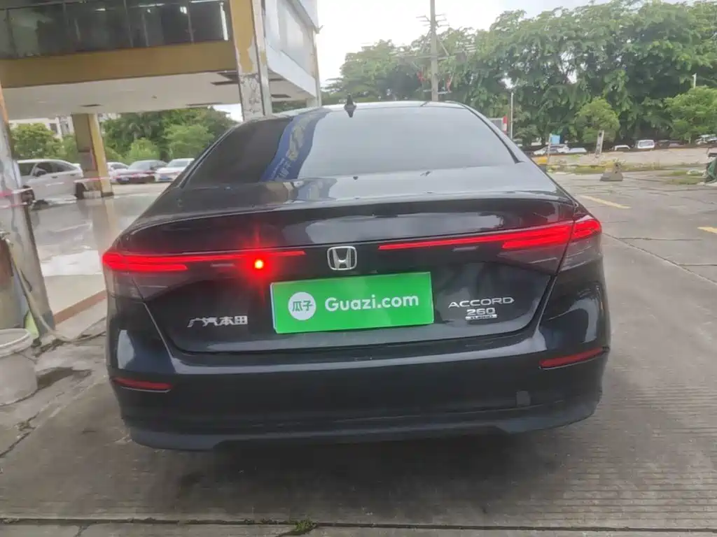 Honda Accord — миниатюра 6