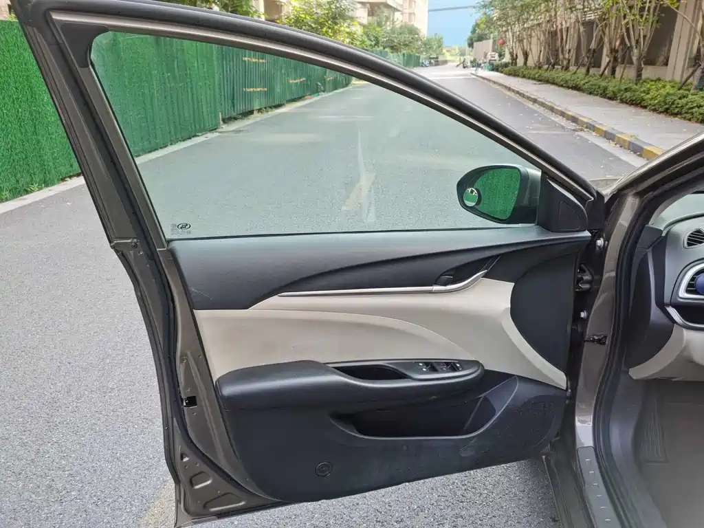 Buick Excelle — миниатюра 11