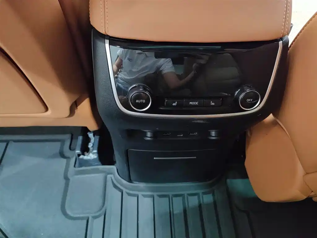 Li Auto Li ONE — миниатюра 18