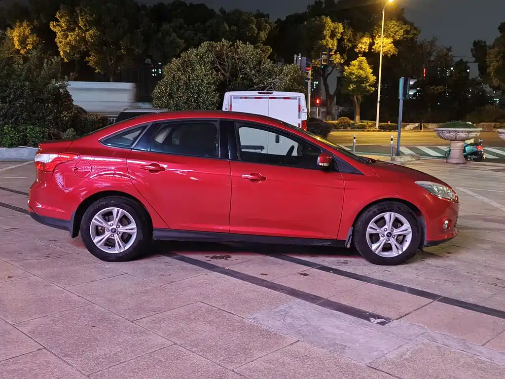Ford Focus — миниатюра 7