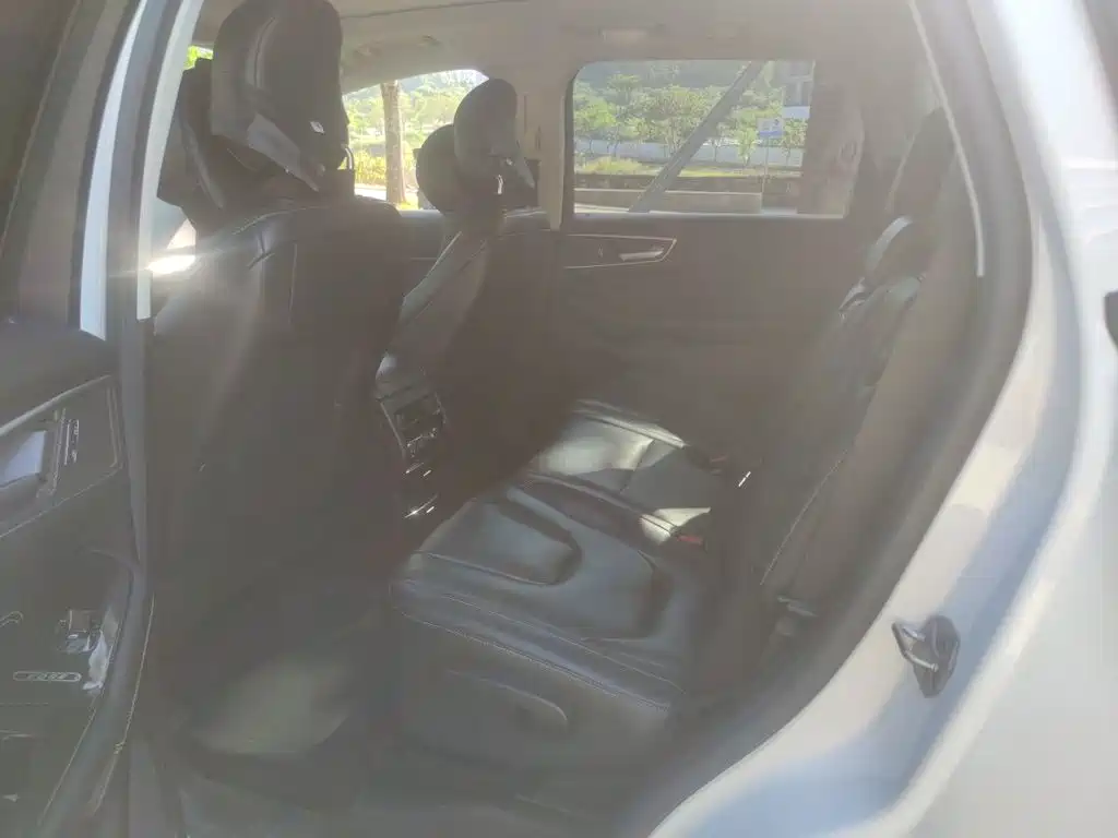 Ford Edge — миниатюра 18