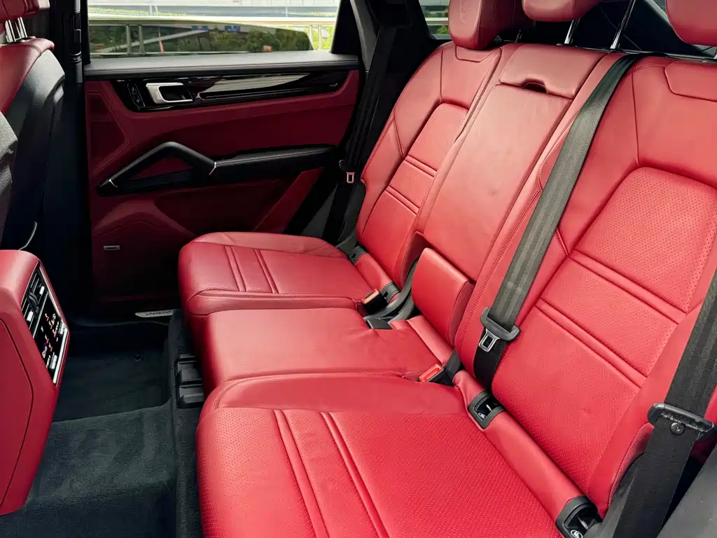 Porsche Cayenne — миниатюра 8