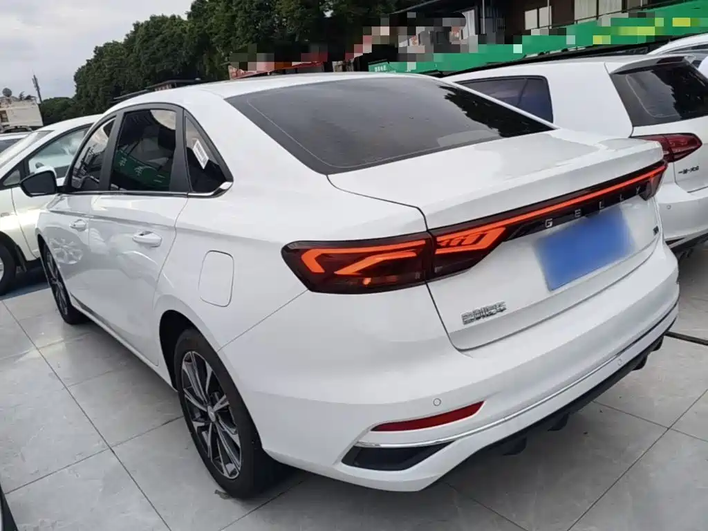 Geely Emgrand — миниатюра 5
