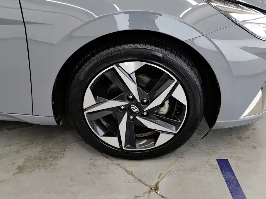 Hyundai Elantra — миниатюра 6