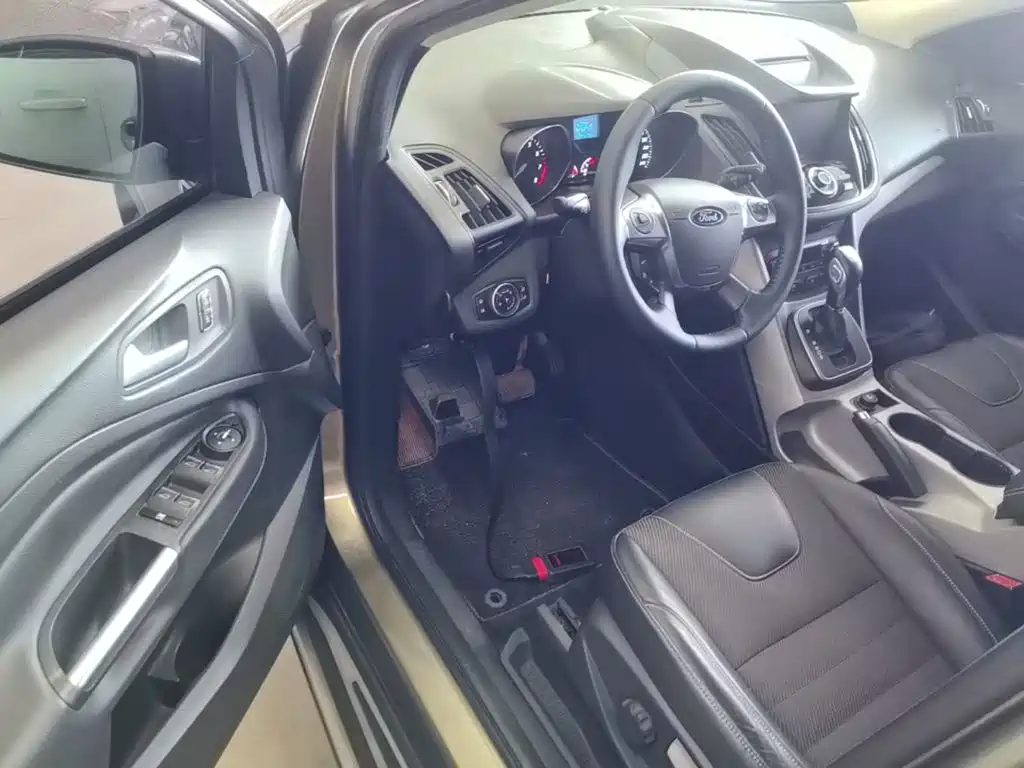 Ford Kuga — миниатюра 16