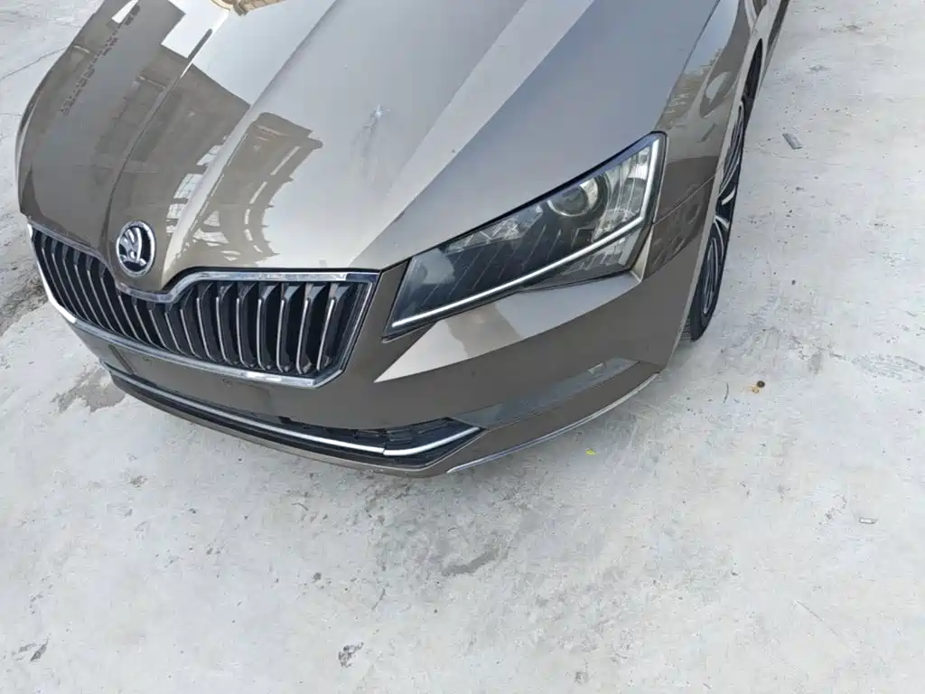 Skoda Superb — миниатюра 24