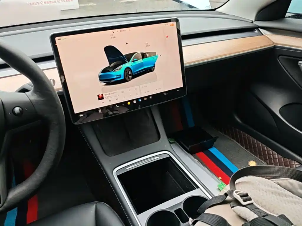 Tesla Model 3 — миниатюра 13