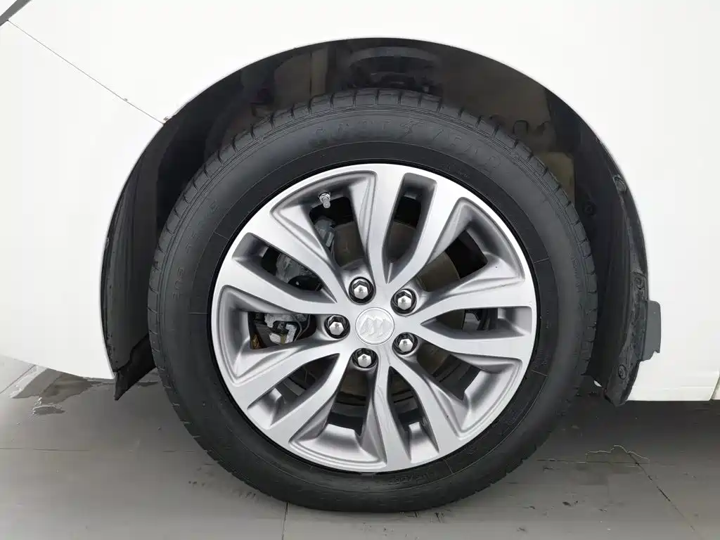 Buick Excelle — миниатюра 17