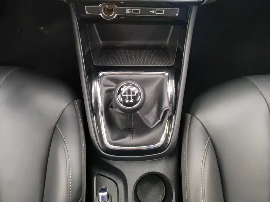 Roewe i5 — миниатюра 16