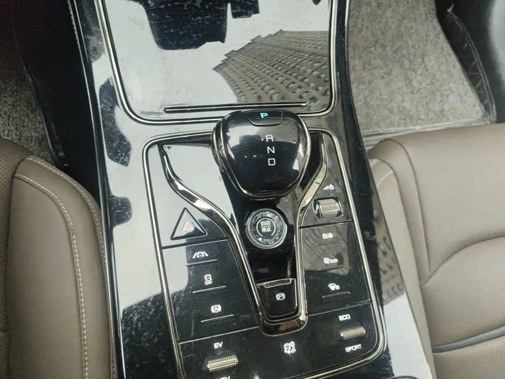 BYD Han — миниатюра 10