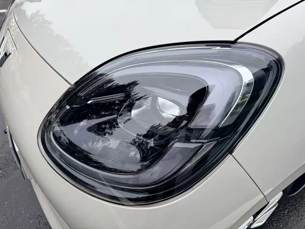 Wuling MINIEV — миниатюра 9