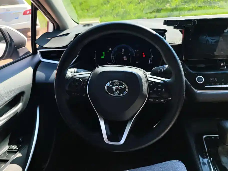Toyota Corolla — миниатюра 15