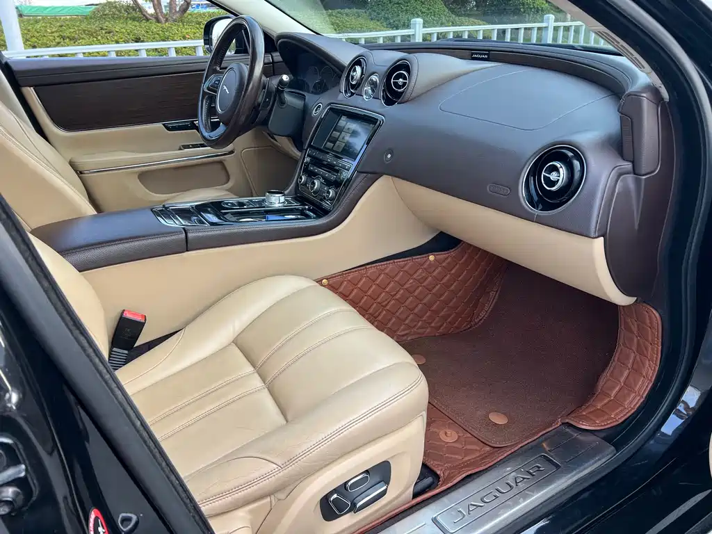 Jaguar XJ — миниатюра 14