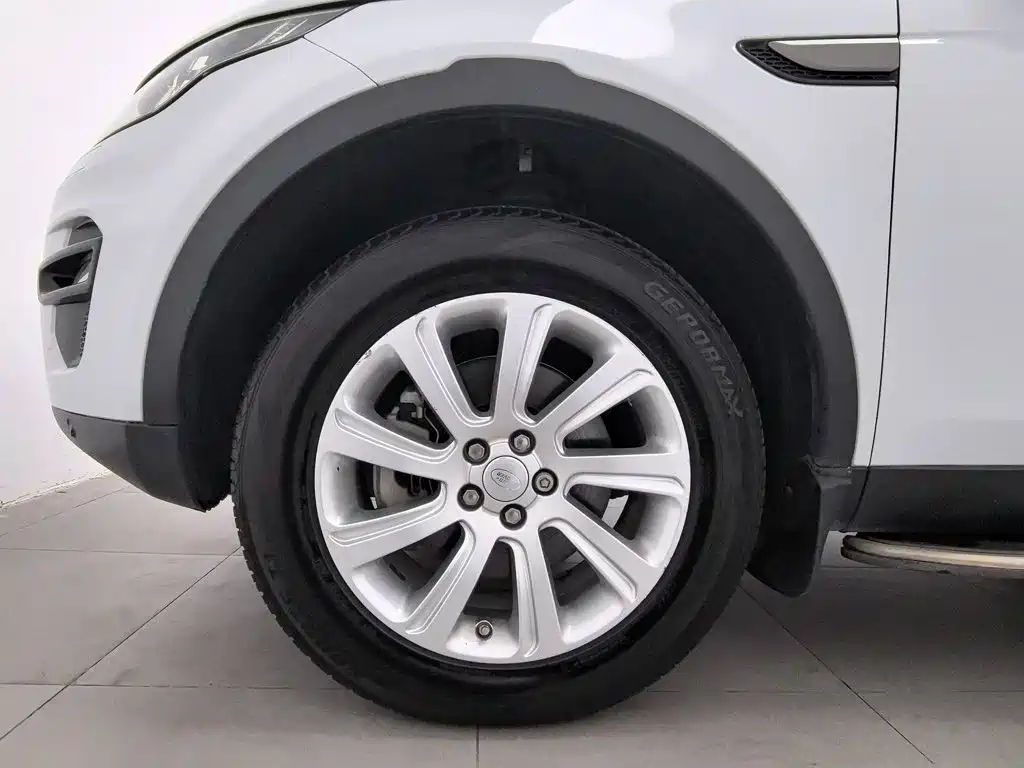 Land Rover Discovery Sport — миниатюра 17