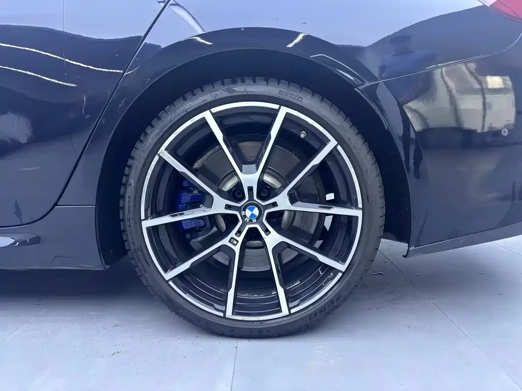 BMW 8 Series — миниатюра 6