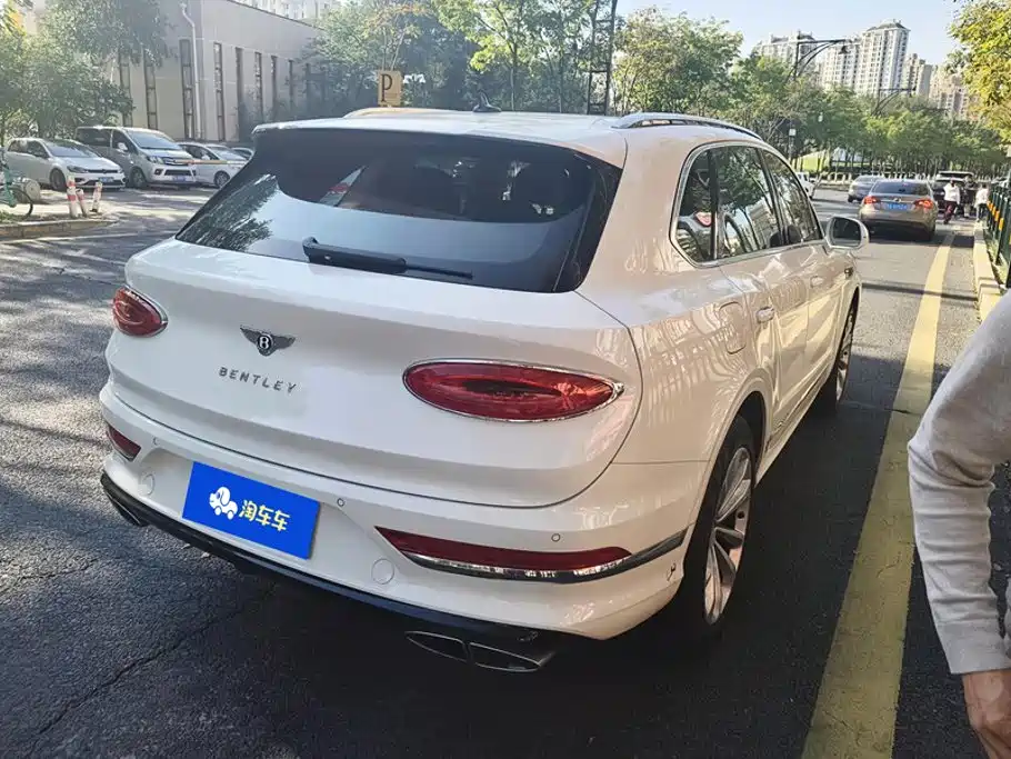 Bentley Bentayga — миниатюра 3