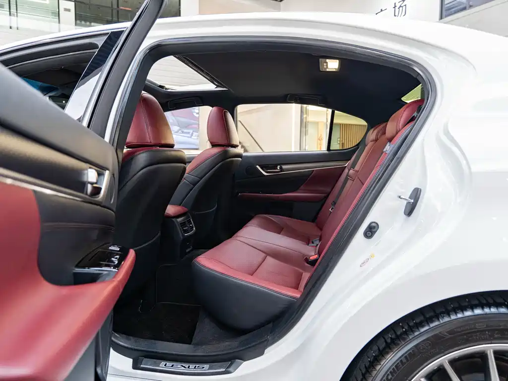 Lexus GS — миниатюра 10