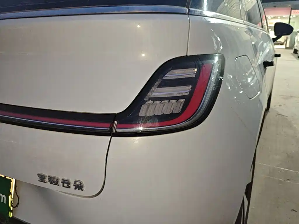 Baojun Yunduo — миниатюра 8
