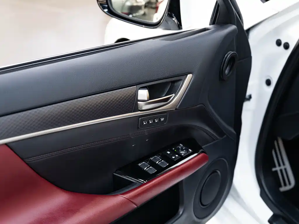 Lexus GS — миниатюра 20