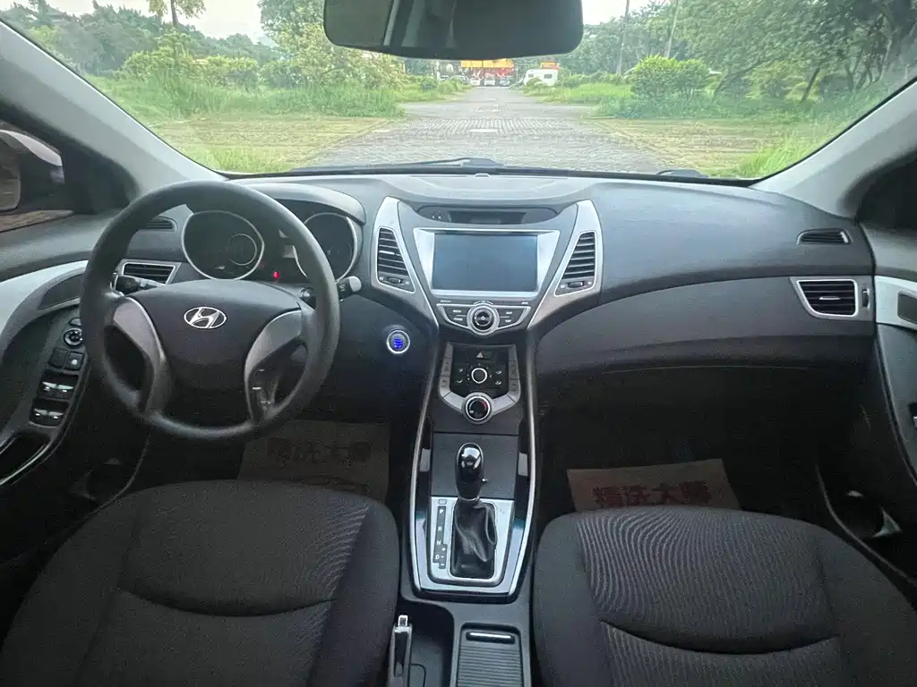 Hyundai Elantra Langdong — миниатюра 13