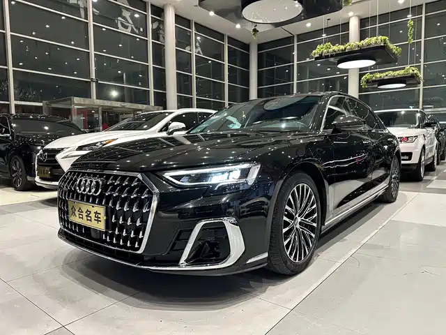 AUDI A8 2023