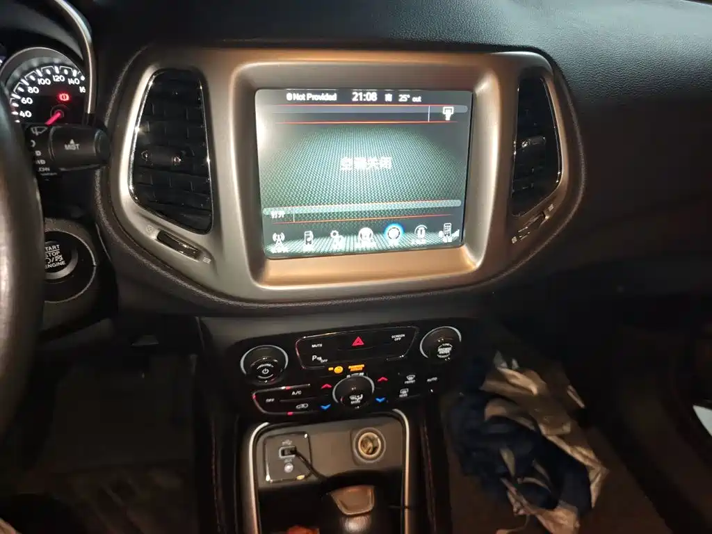Jeep Compass — миниатюра 9