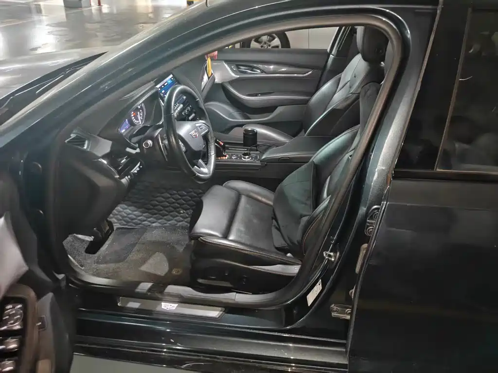 Cadillac CT5 — миниатюра 7