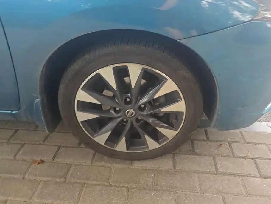 Nissan Bluebird — миниатюра 6