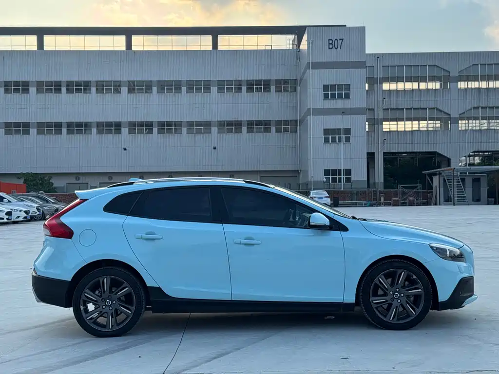 Volvo V40 — миниатюра 4