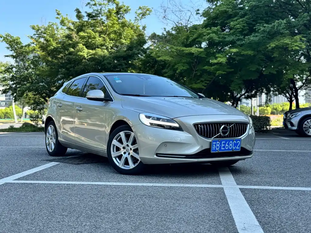 Volvo V40 2017