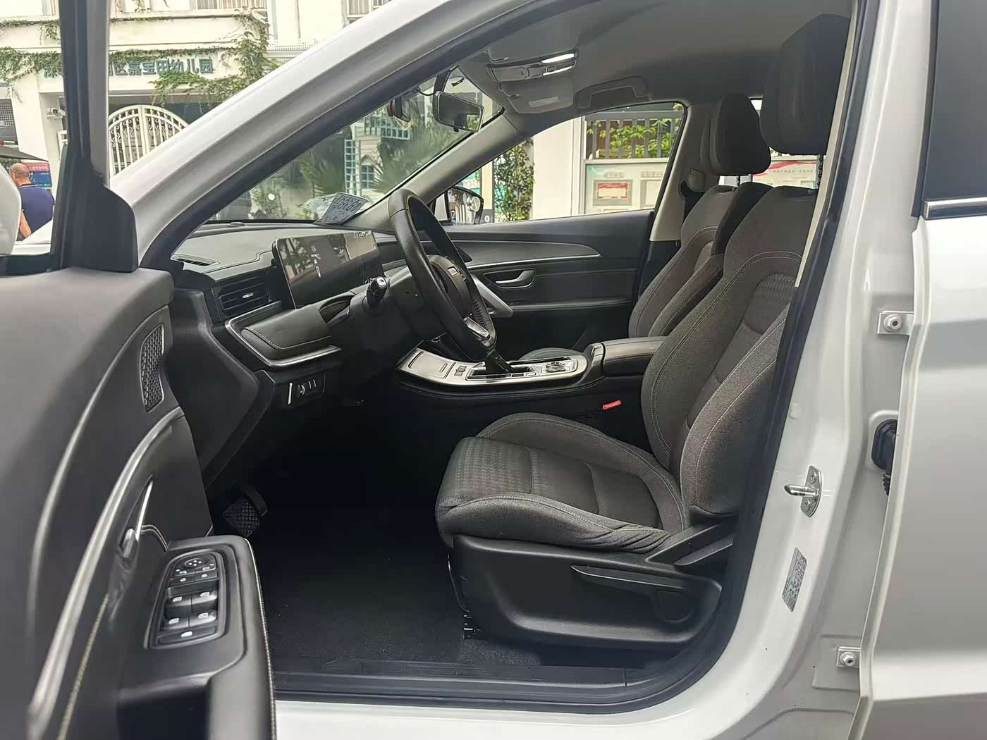 Jetour Jetour X70 PLUS 1.5 л 2021 г. Белый, пробег 20000 км