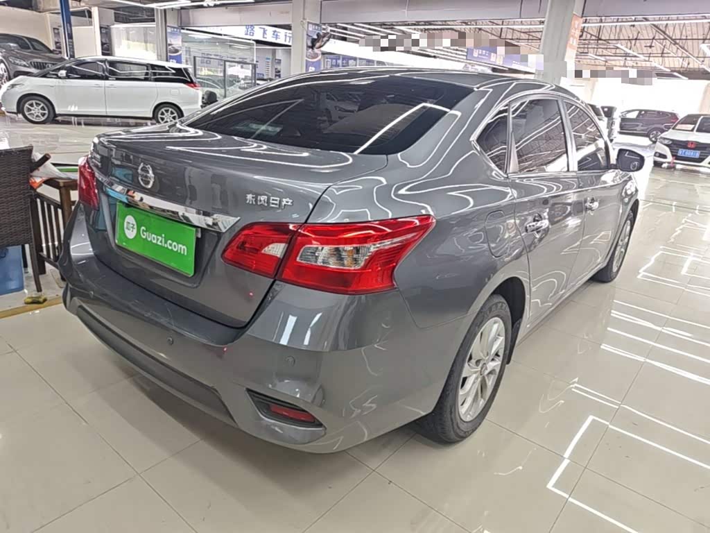Nissan Sylphy 1.6 л 2023 г. Серебристо-серый, пробег 42000 км