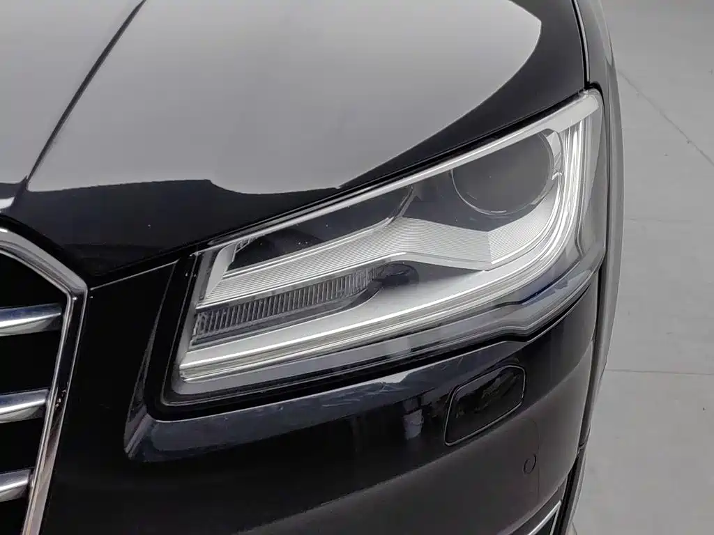 Audi A8 — миниатюра 7