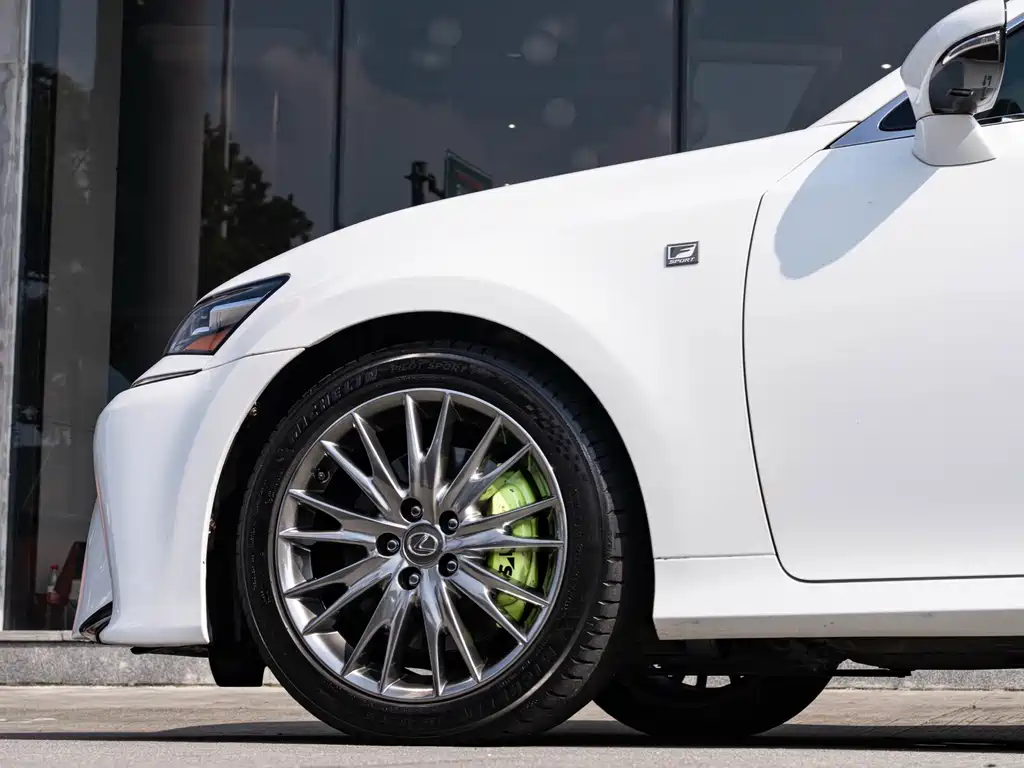 Lexus GS — миниатюра 8