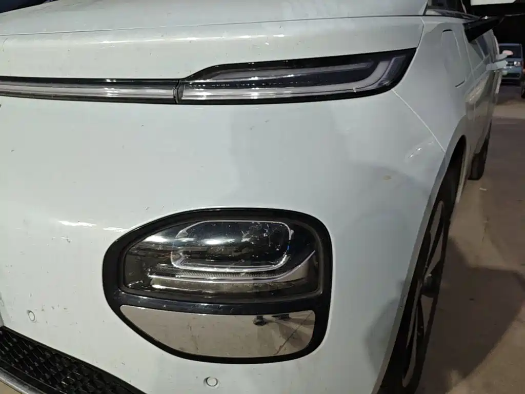 Baojun Yunduo — миниатюра 24
