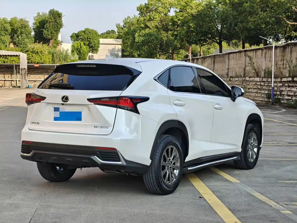 Lexus NX — миниатюра 15