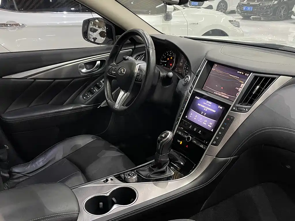 INFINITI Q50L