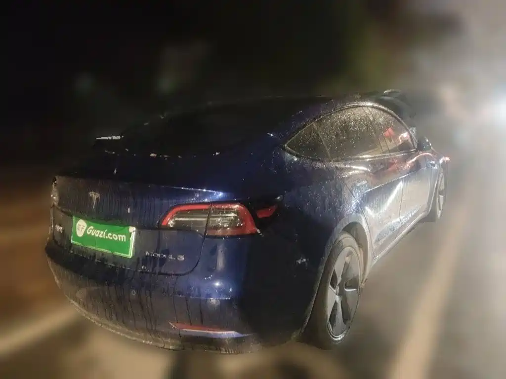 Tesla Model 3 — миниатюра 4